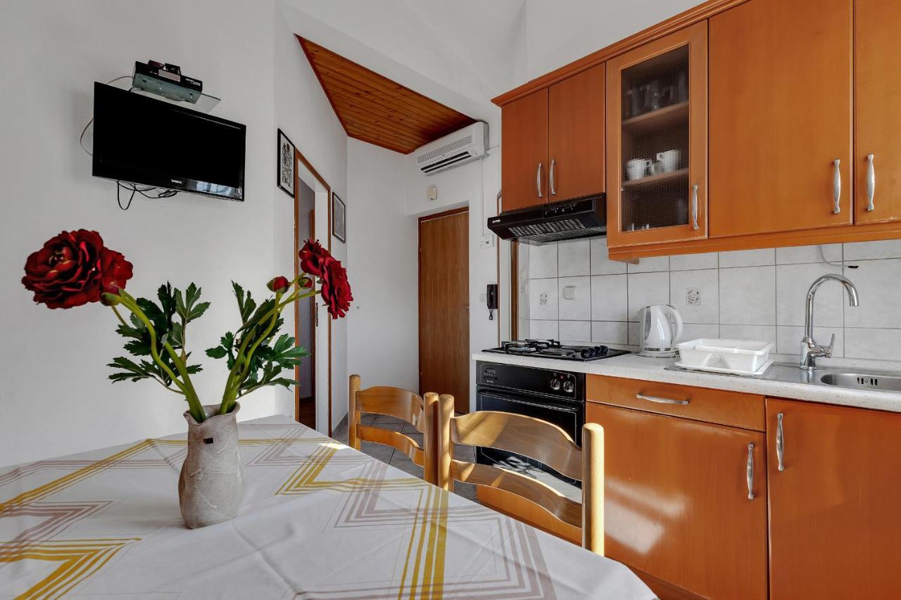 Apartments Tihomir Musac Omiš Exteriör bild