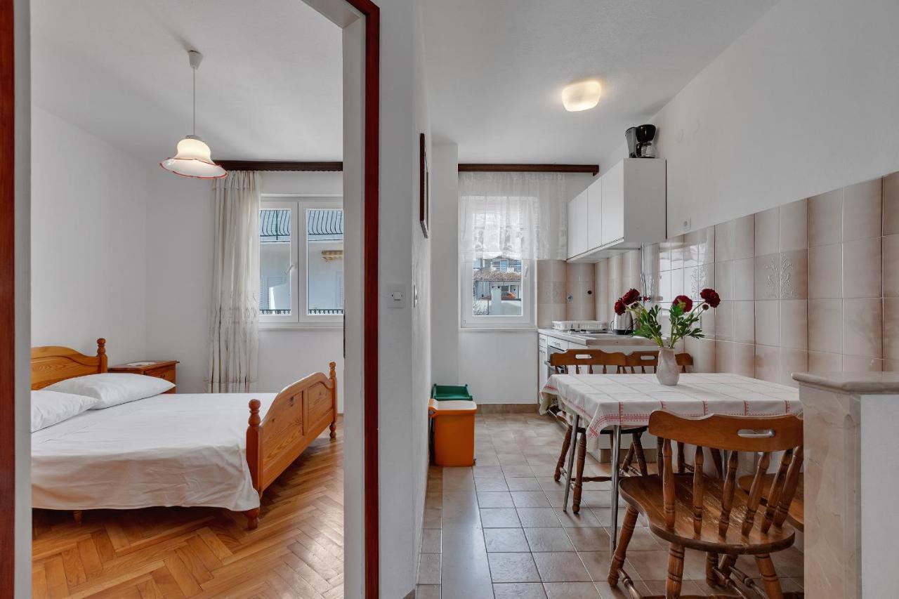 Apartments Tihomir Musac Omiš Exteriör bild