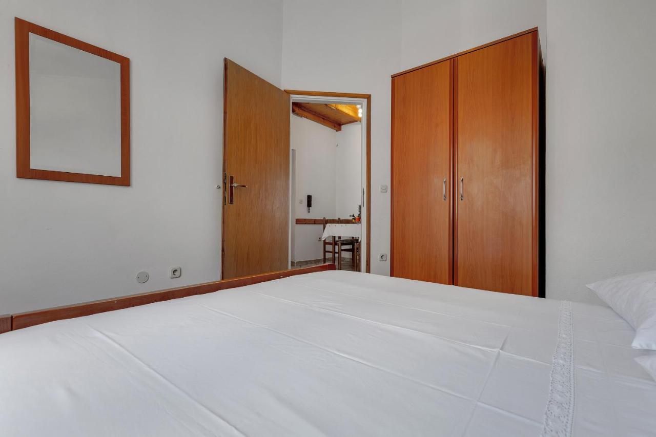 Apartments Tihomir Musac Omiš Exteriör bild